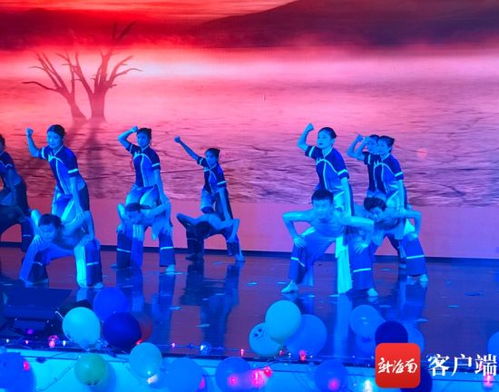 ?？谔厥饨逃龑W(xué)校舉辦文藝匯演，以藝術(shù)之光喜迎元旦